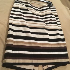 White House black market skirt. Great condition